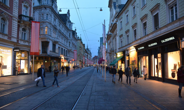 Wie erreiche ich Graz mit Bus, Bahn und Flugzeug?