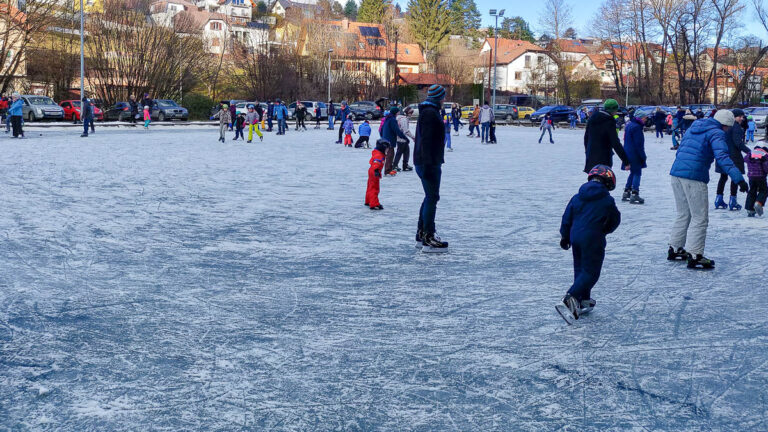 Eislaufen in Graz: Grazer Winterwelt, Mariatroster Teich, Eishalle Liebenau, Hilmteich